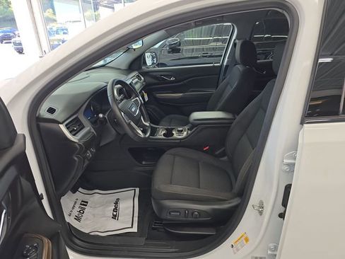 Certified 2023 GMC Acadia SLE w/ Driver Convenience Package image 13