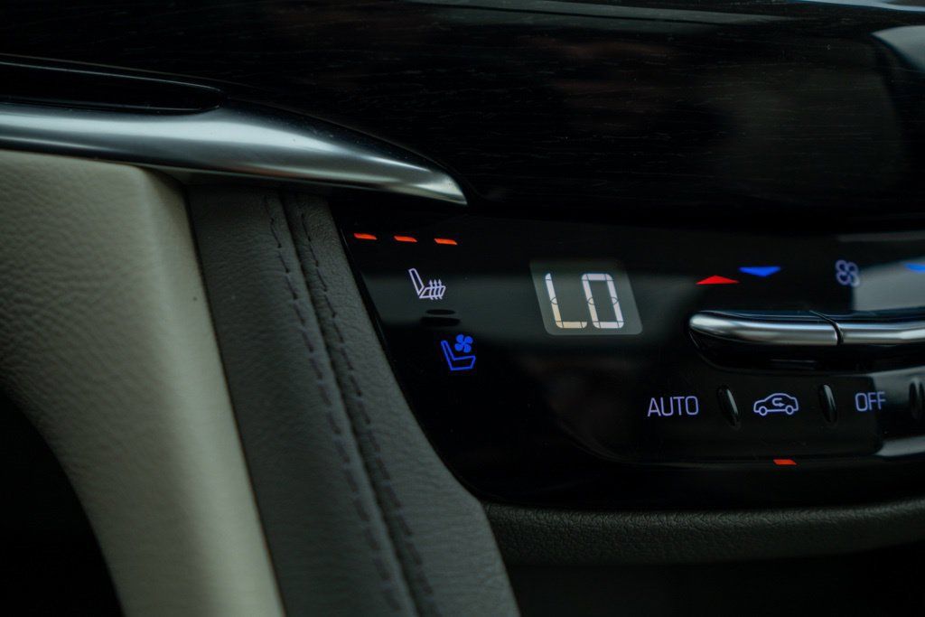 Used 2021 Cadillac XT6 Premium Luxury AWD/4WD image 33