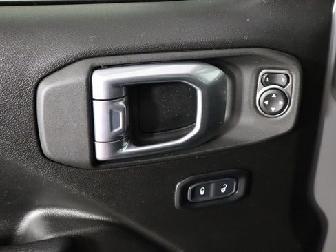 Used 2023 Jeep Gladiator Mojave w/ Cold Weather Group AWD/4WD image 20