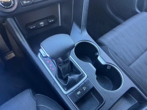 Used 2020 Kia Sportage LX image 21