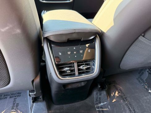 Used 2025 Volvo EX90 Ultra AWD/4WD image 17