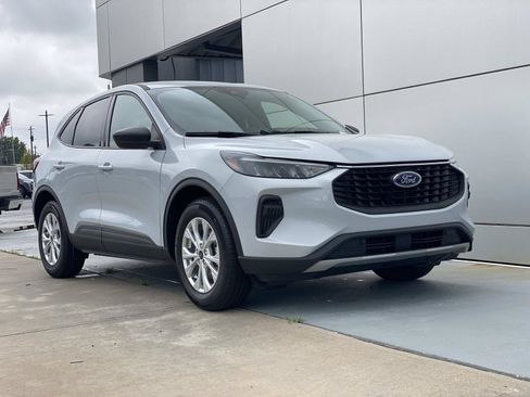 Used 2025 Ford Escape Active FWD image 1