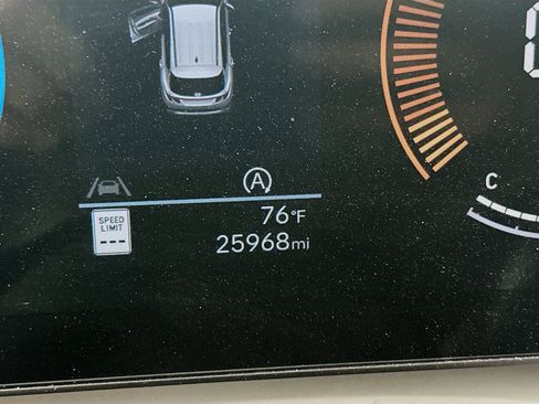 Used 2025 Hyundai Tucson SEL FWD image 19