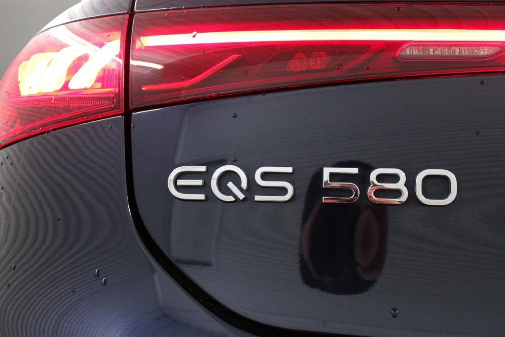 Used 2023 Mercedes-Benz EQS 580 4MATIC Sedan image 31