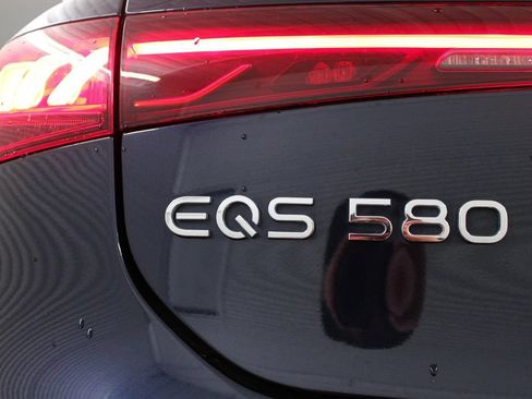 Used 2023 Mercedes-Benz EQS 580 4MATIC Sedan image 31