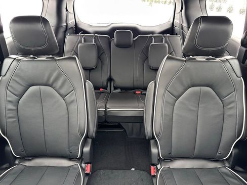 New 2026 Chrysler Pacifica Limited w/ S Appearance Package image 21