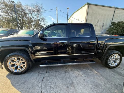 Used 2018 GMC Sierra 1500 SLT w/ SLT Premium Package image 4