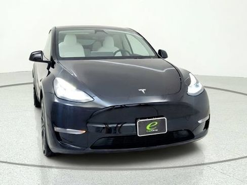 Used 2025 Tesla Model Y Long Range AWD/4WD image 2