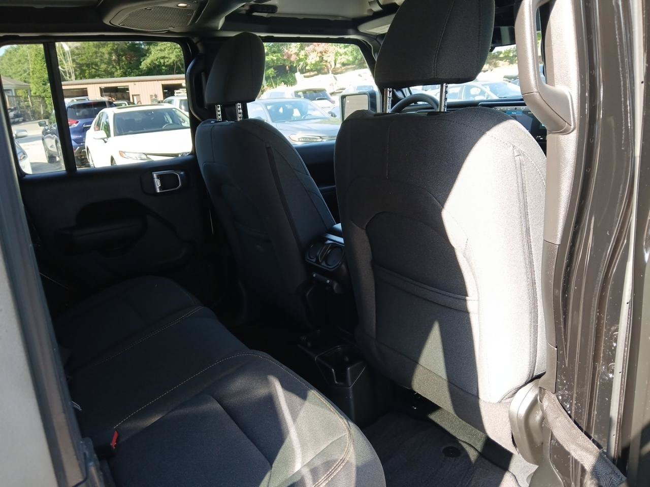 Used 2024 Jeep Wrangler Unlimited Sport AWD/4WD image 13