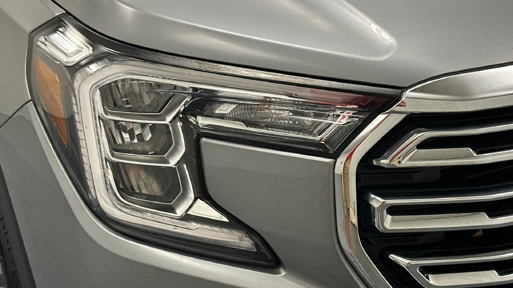 Used 2024 GMC Terrain SLT AWD/4WD image 25