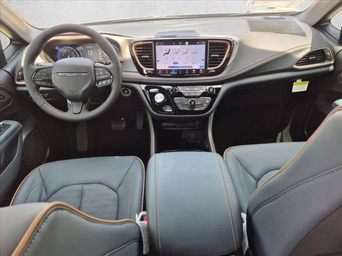 New 2027 Chrysler Pacifica Pinnacle w/ Theater Group FWD image 12