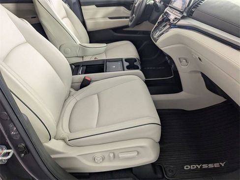 Used 2025 Honda Odyssey Touring image 36