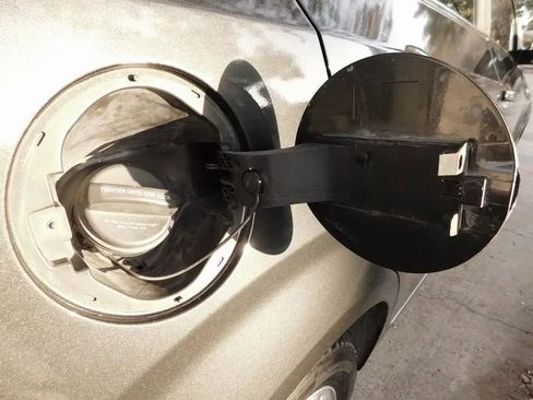 Used 2015 Chevrolet Sonic LT image 24