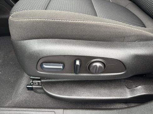 Used 2023 GMC Acadia SLE w/ Driver Convenience Package image 16