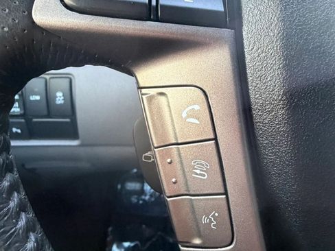 Used 2016 Honda Odyssey Touring image 16