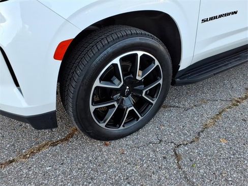 Certified 2023 Chevrolet Suburban RST w/ Luxury Package image 4
