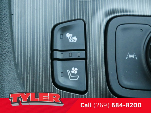 Used 2021 GMC Acadia SLT w/ Preferred Package FWD image 29