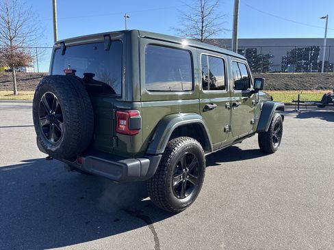 Certified 2022 Jeep Wrangler Unlimited Sahara image 9