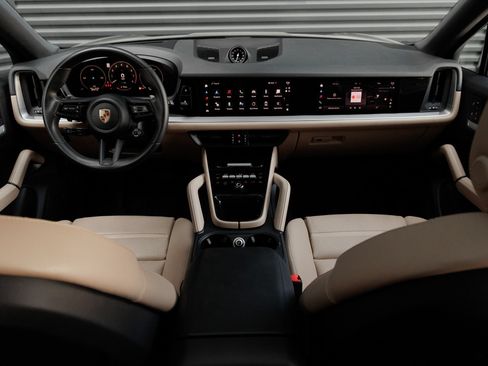 Certified 2025 Porsche Cayenne E-Hybrid Coupe AWD/4WD image 16
