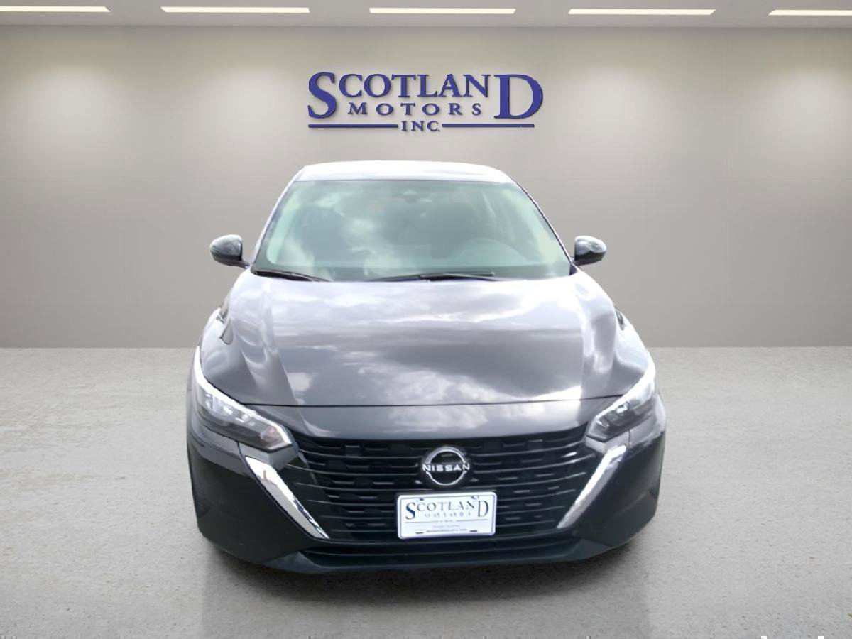 Used 2024 Nissan Sentra SV FWD image 3