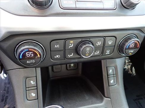 Used 2019 GMC Acadia SLT image 25