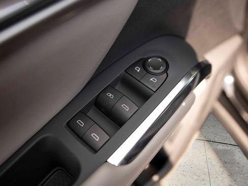 New 2025 Chevrolet Traverse LT image 21