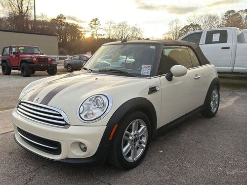 Used 2013 MINI Cooper Convertible image 3