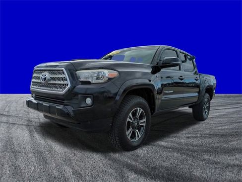 Used 2017 Toyota Tacoma TRD Sport w/ Premium & Technology Package image 8