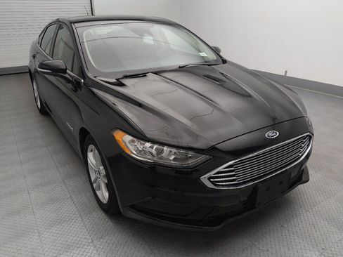 Used 2018 Ford Fusion SE FWD image 13
