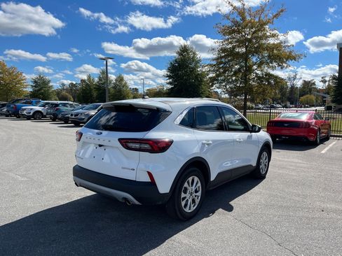 Used 2023 Ford Escape Active image 9