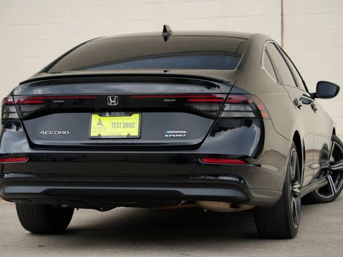 Used 2023 Honda Accord Sport image 4