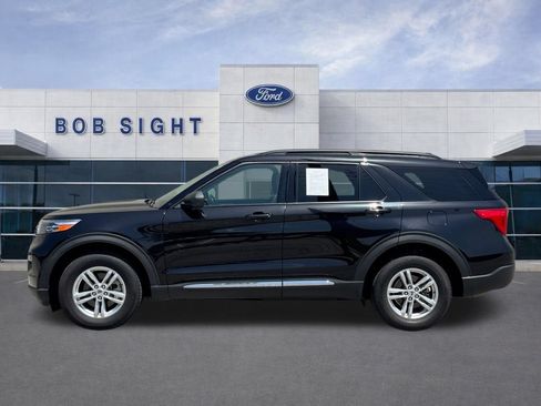 Used 2022 Ford Explorer XLT w/ Equipment Group 202A AWD/4WD image 39