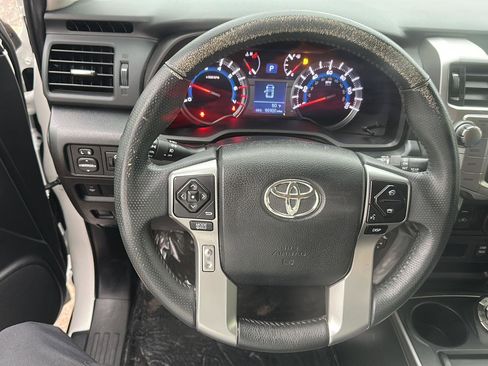 Certified 2016 Toyota 4Runner SR5 AWD/4WD image 22