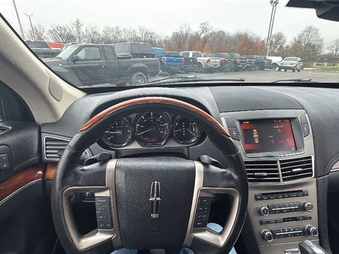 Used 2010 Lincoln MKT AWD image 20