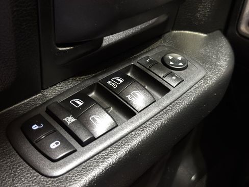 Used 2018 RAM 1500 Express image 28