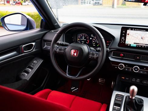 Used 2024 Honda Civic Type R image 9