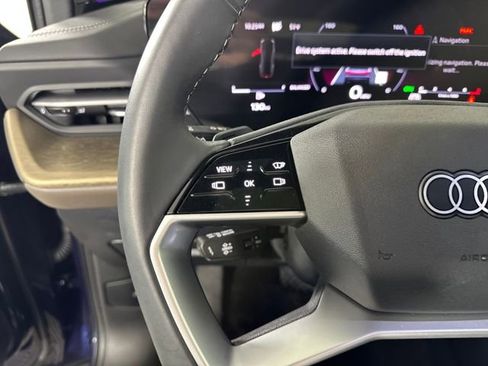 Used 2025 Audi Q5 2.0T Premium Plus w/ Premium Plus image 15