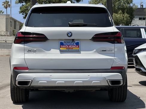 Used 2025 BMW X5 xDrive50e AWD/4WD image 5