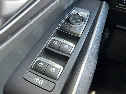 Used 2025 Kia Sorento S w/ Panoramic Sunroof Package FWD image 24