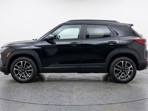 Used 2025 Chevrolet TrailBlazer LT FWD image 5