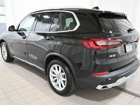 Used 2022 BMW X5 xDrive40i w/ Parking Assistance Package image 11