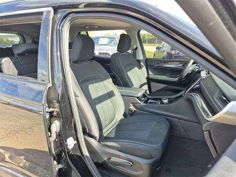 Used 2022 Jeep Grand Cherokee L Laredo w/ Luxury Tech Group I image 46