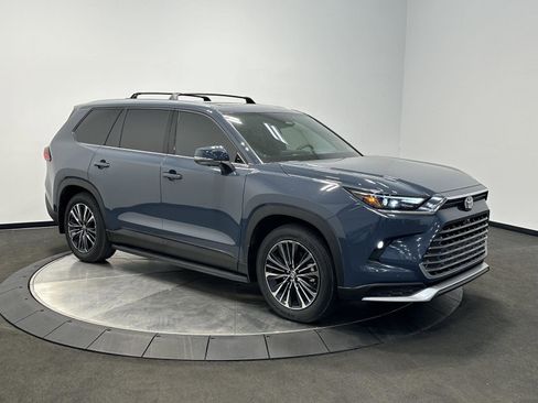 Used 2025 Toyota Grand Highlander AWD Hybrid image 2