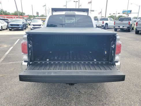 Used 2021 Toyota Tacoma TRD Off-Road AWD/4WD image 30
