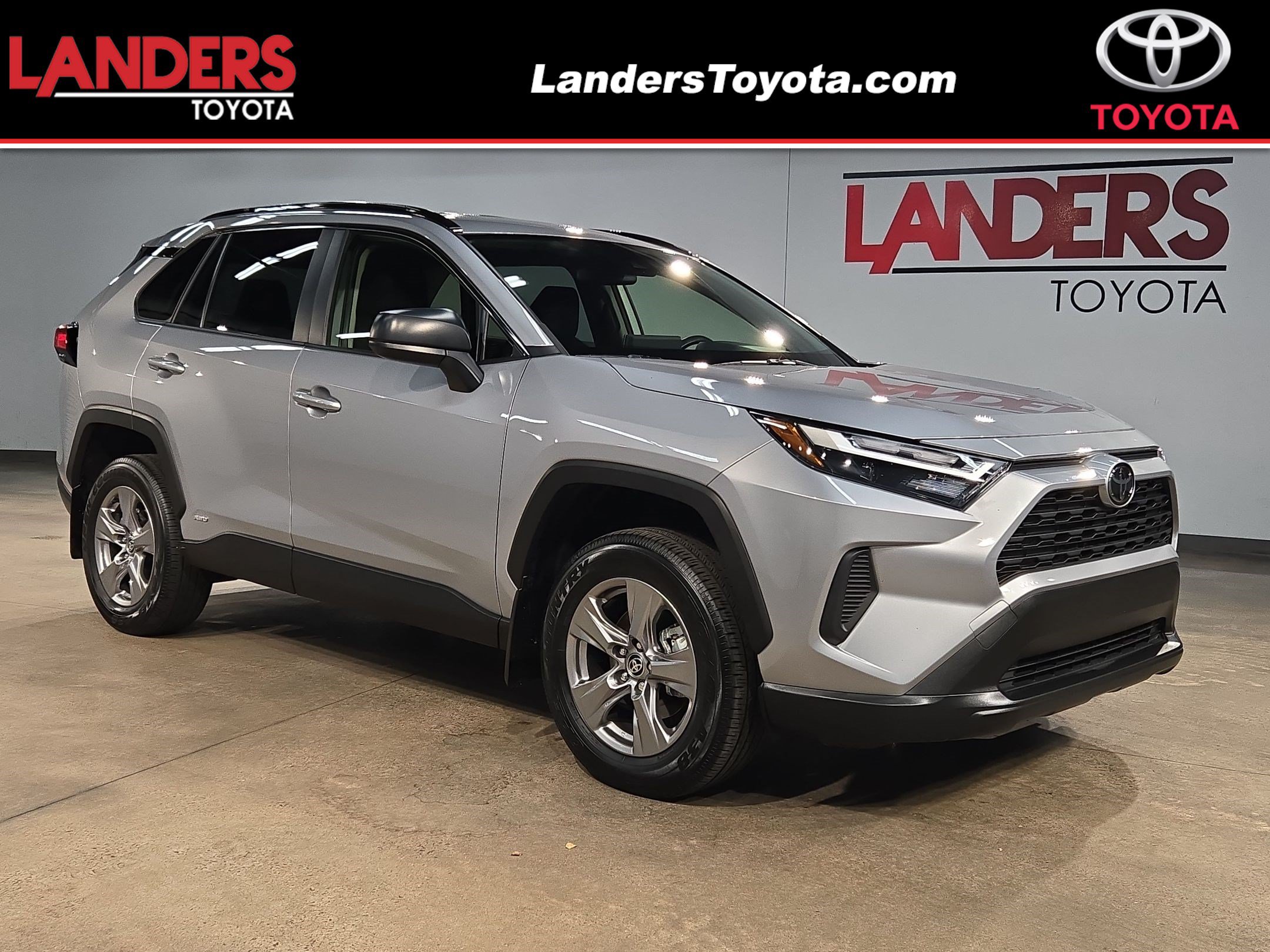 Certified 2025 Toyota RAV4 LE AWD/4WD image 1