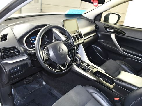 Used 2024 Mitsubishi Eclipse Cross SE AWD/4WD image 2
