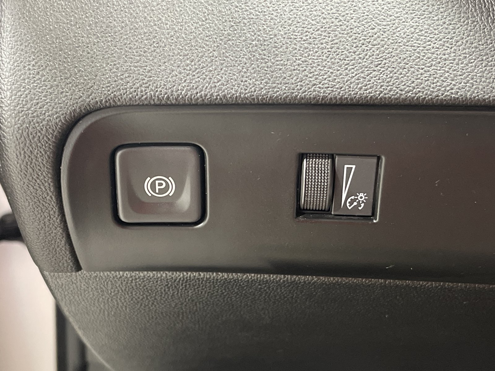 Used 2023 Buick Enclave Essence w/ Experience Buick Package AWD/4WD image 31