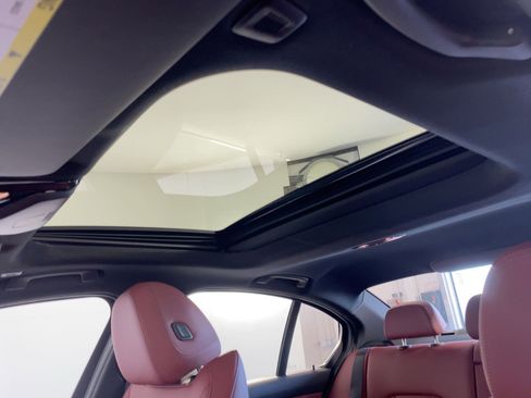 Used 2026 BMW 330i Sedan w/ M Sport Package image 12