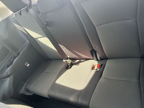 Used 2024 Toyota Highlander LE image 33