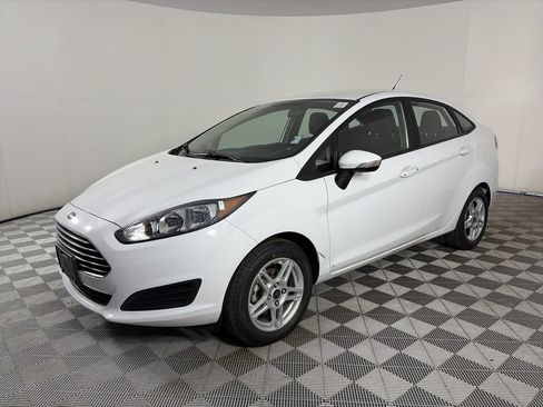 Certified 2019 Ford Fiesta SE w/ Cold Weather Package FWD image 3